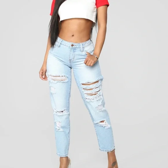 π¦ NWOT Fashion Nova Distressed Lightwash Jeans - Picture 1 of 6